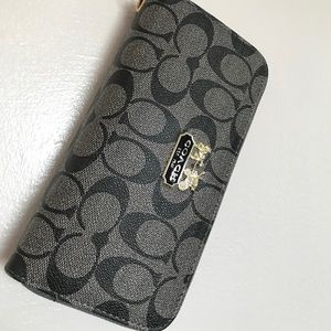 Coach Hand Wallet